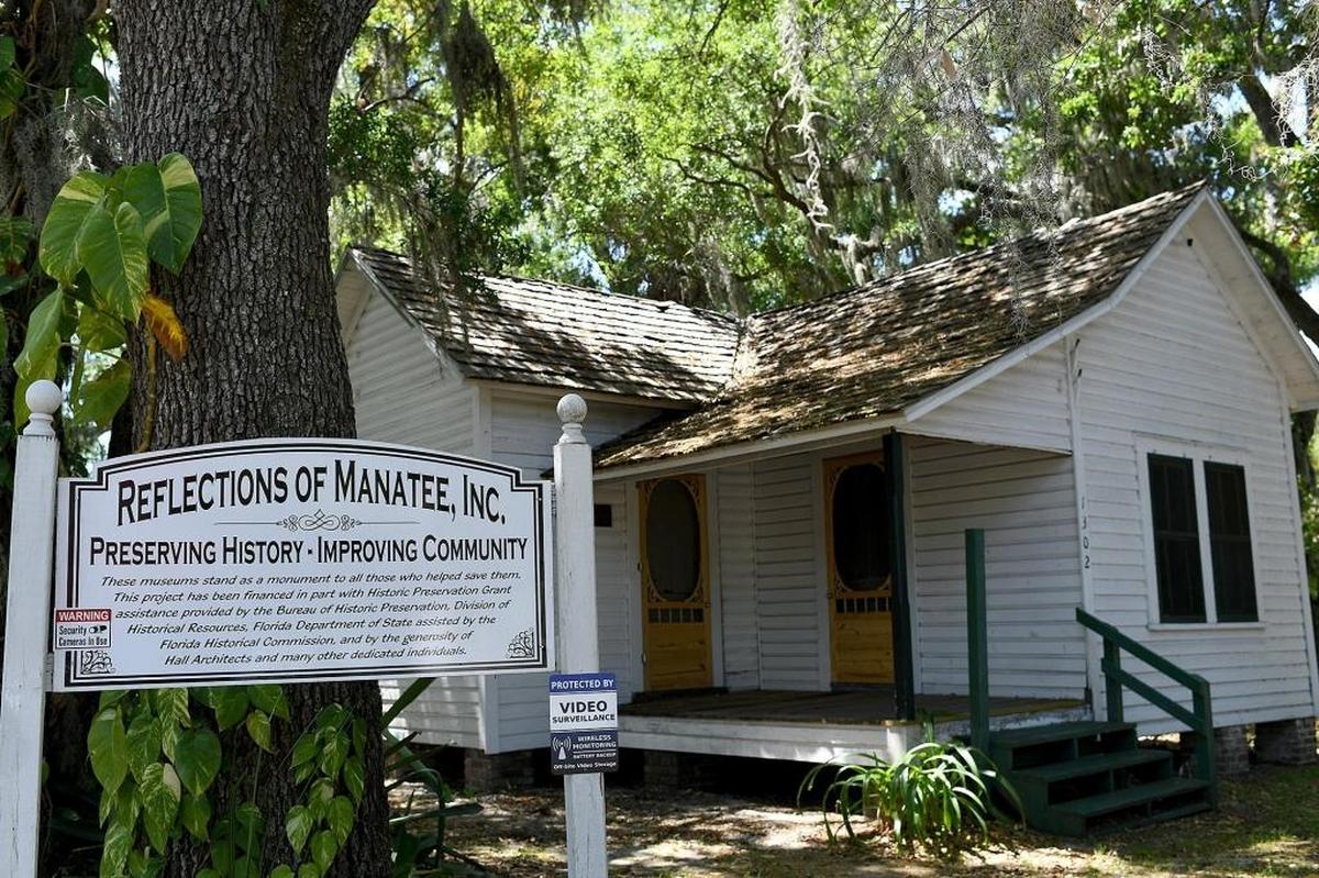 The nonprofit Reflections of Manatee has owns three historic Curry homes in what is called the “Curry Houses Historic District,” on Fourth Avenue East, between 14th and 12th streets east in Bradenton.