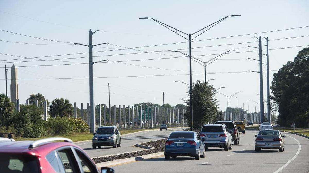 The area where an Interstate 75 overpass connecting the future Lakewood Ranch Boulevard and Cattlemen Road is proposed is seen on Wednesday afternoon, December 7, 2016 in Sarasota. Sarasota County will have a public hearing about the proposed overpass, which will connect near the southern portion of the lake at Nathan Benderson Park.