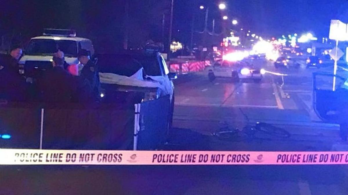 A bicyclist died in a crash with a vehicle in Tampa on Saturday, according to police.