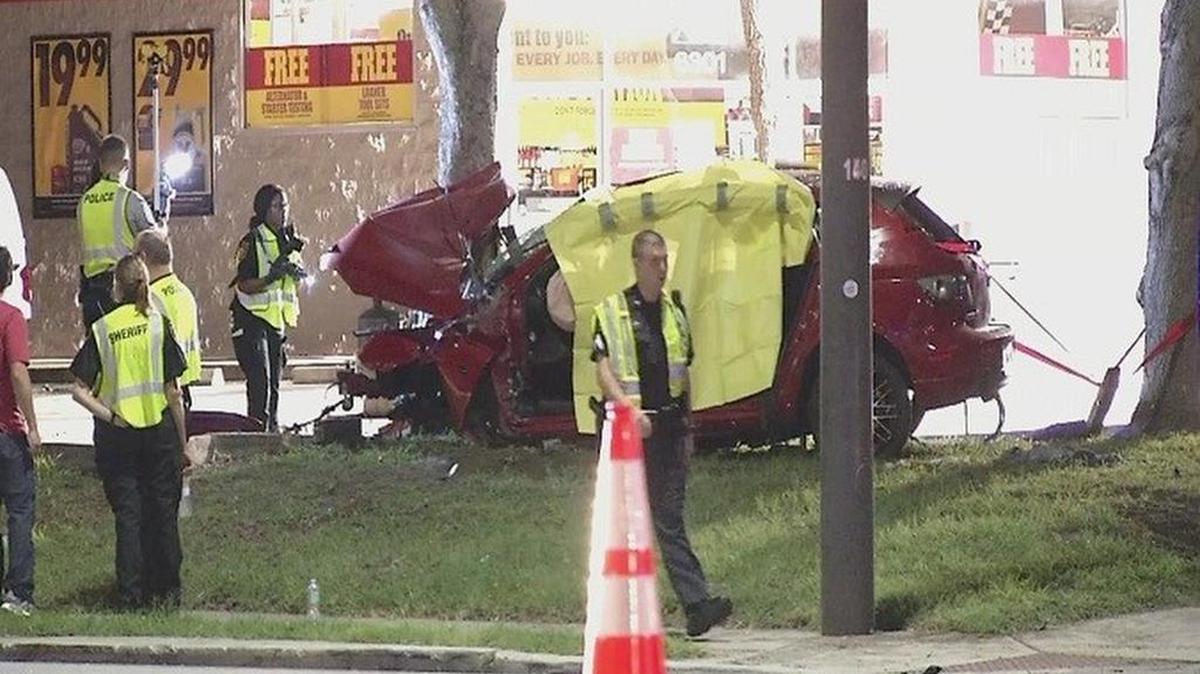 The crash happened on Park Boulevard near 62nd Street North just after 11 p.m. Westbound Park Boulevard is closed beginning at 62nd Way North.
