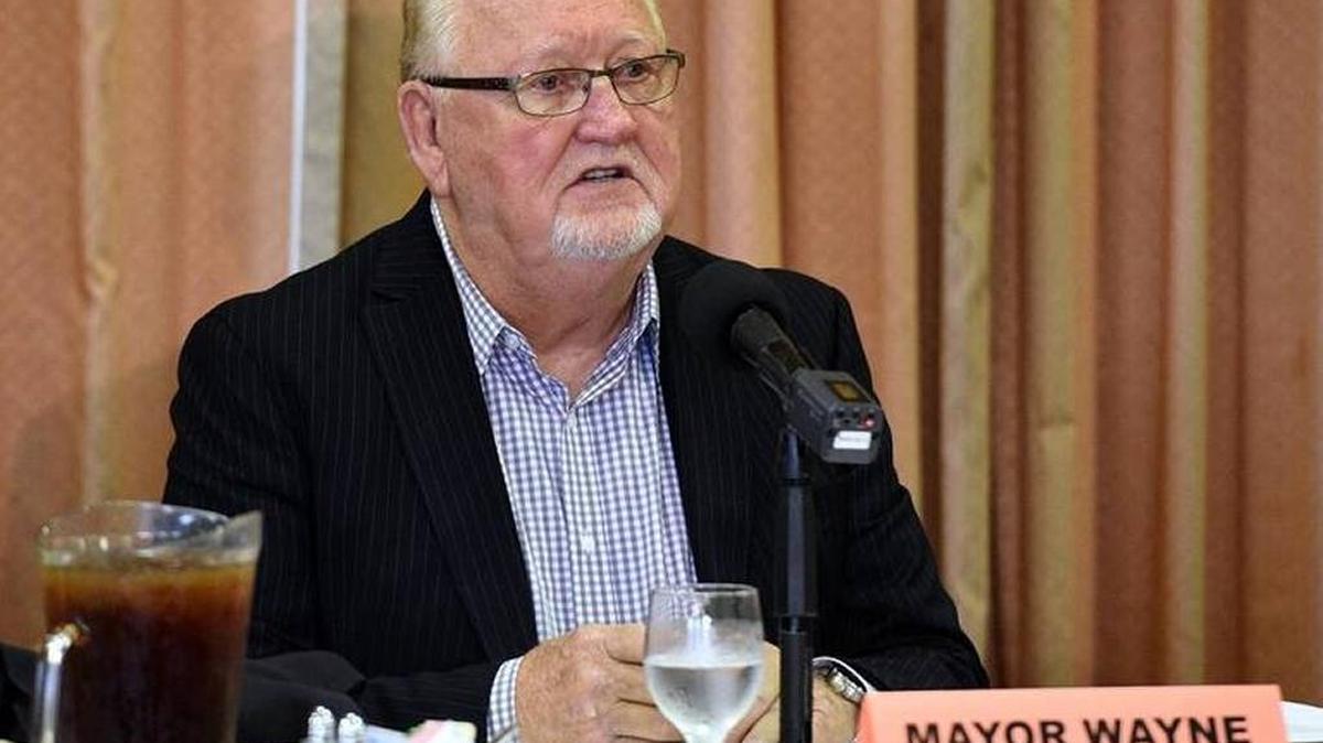 Bradenton Mayor Wayne Poston has been named one of 70 officials across the state as a “Home rule hero” by the Florida League of Cities.