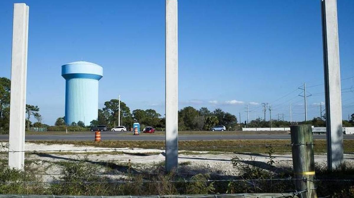 The area where an Interstate 75 overpass connecting the future Lakewood Ranch Boulevard and Cattlemen Road is proposed is seen on Dec. 7, 2016 in Sarasota.