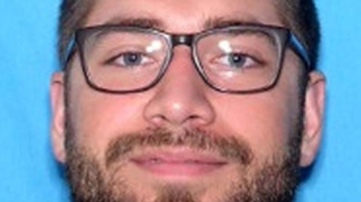 Jonathon D. Krainin, 25, of Parrish, left a friend’s home in the 2200 block of 19th Street West between 9:45 and 10 p.m. Saturday acting “extremely paranoid and irrational.” Anyone with information on his whereabouts is encouraged to contact the Manatee County Sheriff’s Office.