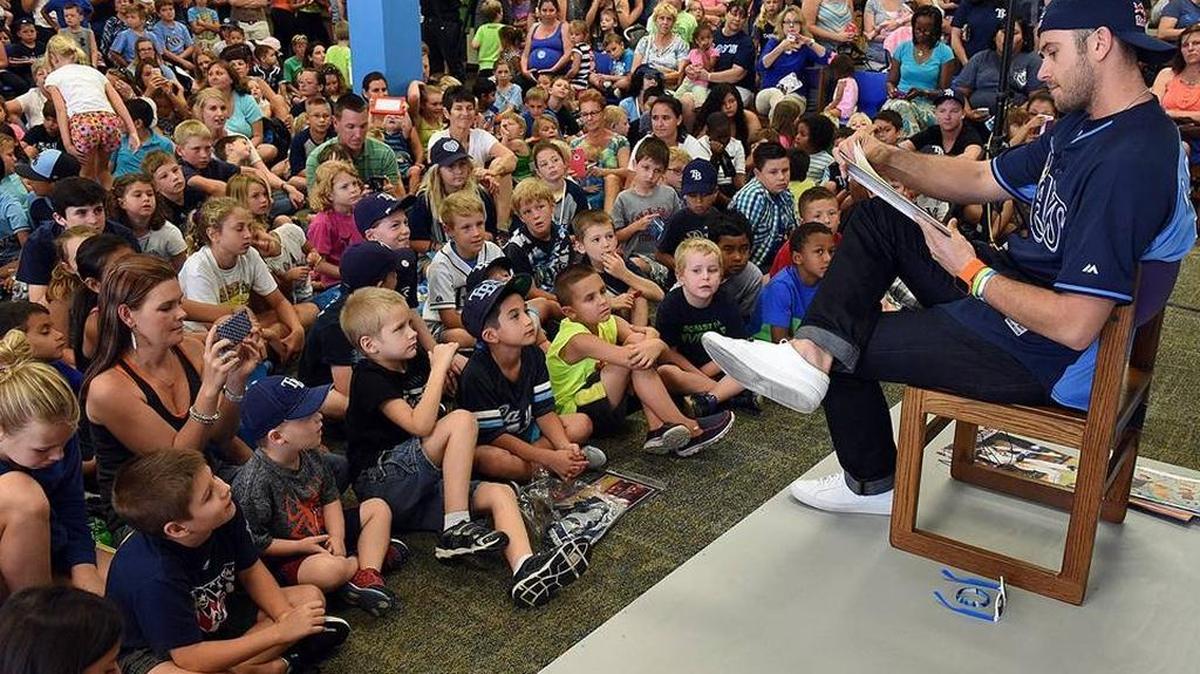Evan Longoria, Tampa Bay Rays third baseman, visits Central Library in Bradenton in June 2015.