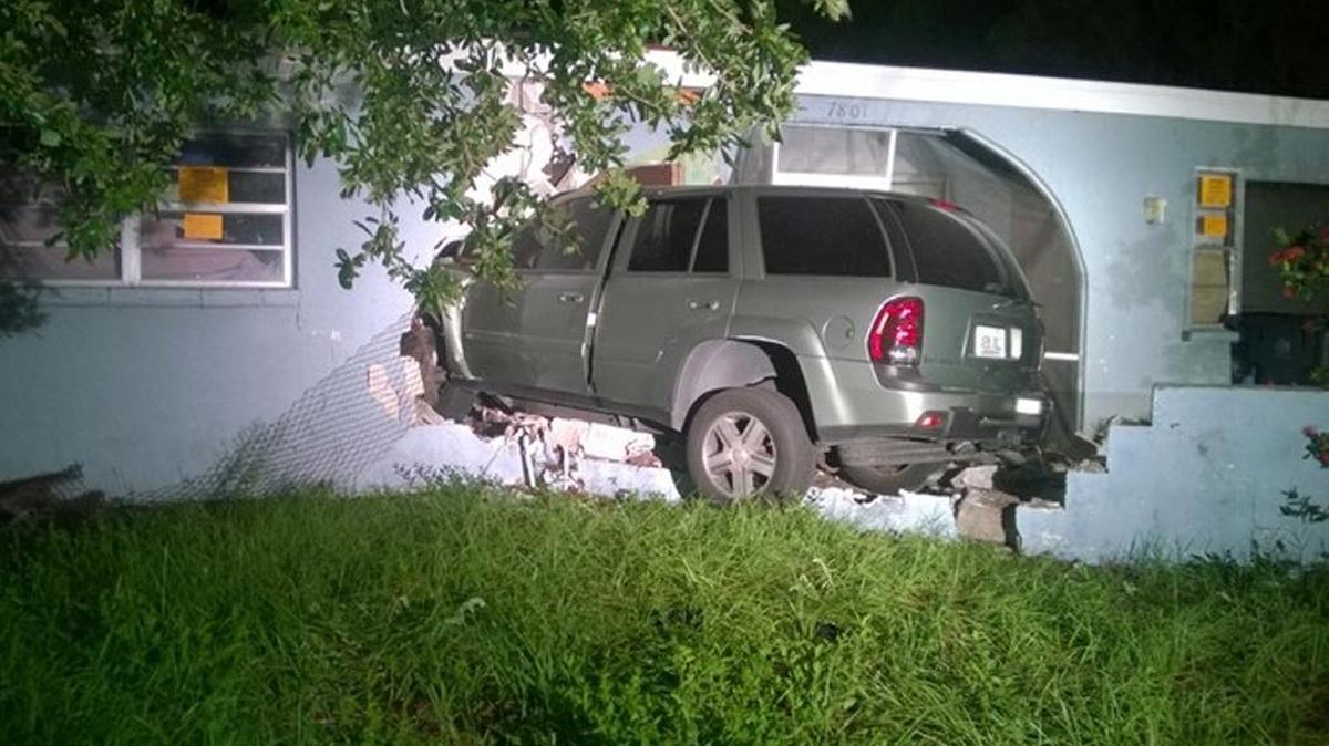 A 17-year-old driver distracted by her cell phone crashed into a Town ‘N Country home late Wednesday, Bradenton Herald news partner Bay News 9 reported.
