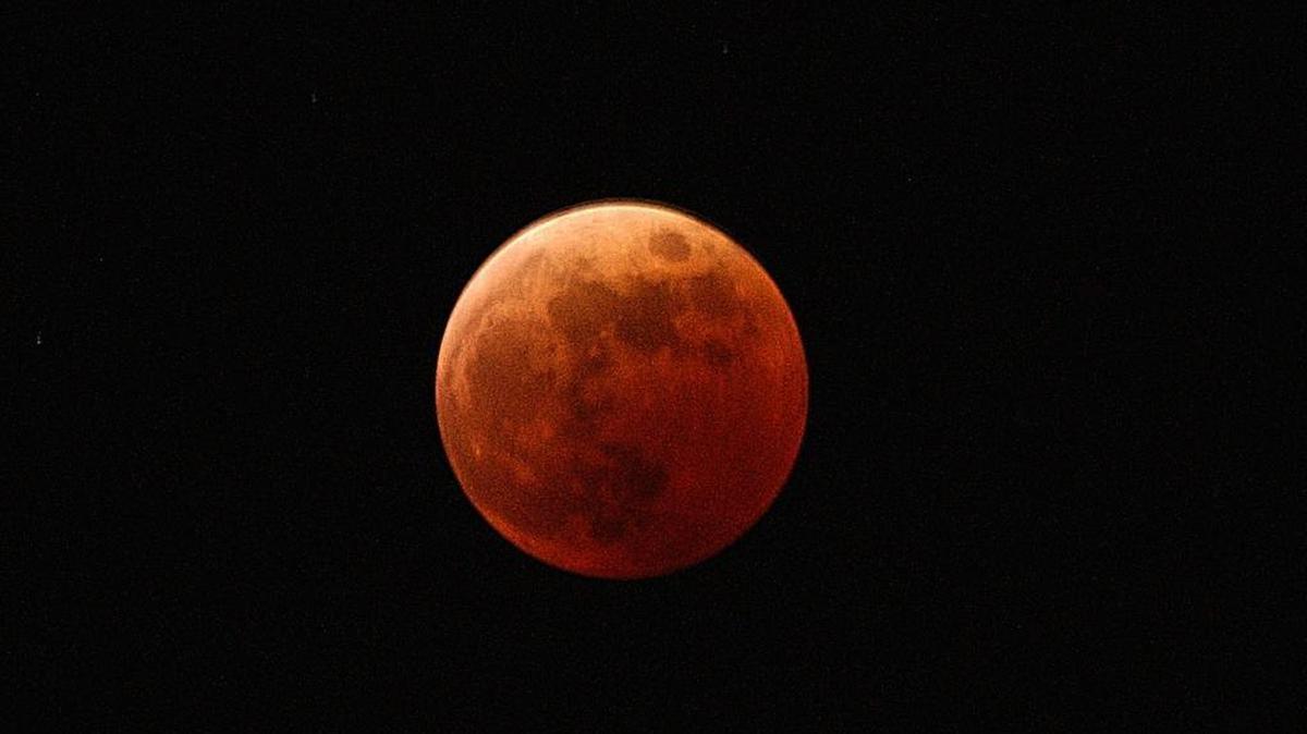 A lunar eclipse visible in Miami on October 27, 2004.
