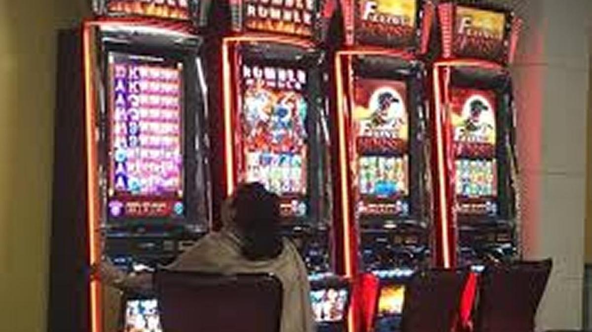 Eight more counties could add slot machines to their parimutuels under a bill filed Thursday by Sen. Bill Galvano, R-Bradenton.