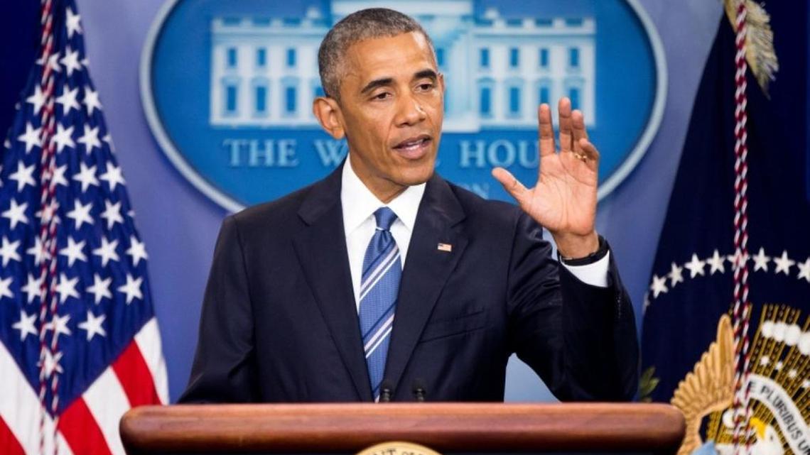 Obama postpones Florida trip, Clinton campaign rally because of Hurricane Matthew