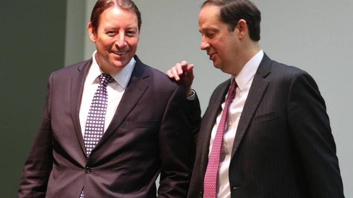 Bradenton Republican state Sen. Bill Galvano, left, speaks with Senate President Joe Negron, R-Stuart, during the 2016 session.