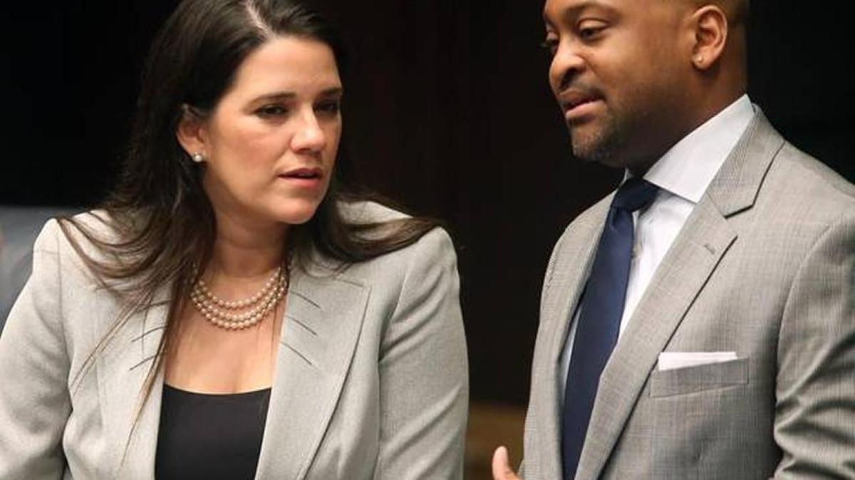 Florida state Sens. Anitere Flores, left, and Oscar Braynon.