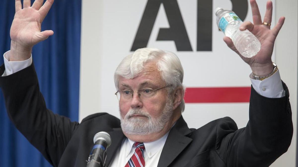 Sen. Jack Latvala, R-Clearwater, a long-time Tampa Bay leader and Republican candidate for governor, delivered a letter of resignation to Senate President Joe Negron on Wednesday.