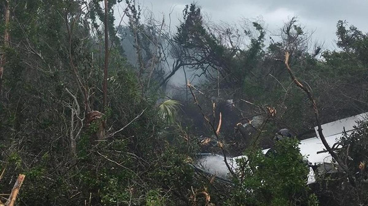 A plane carrying four people crashed Thursday afternoon while taking off from the Marathon Airport.