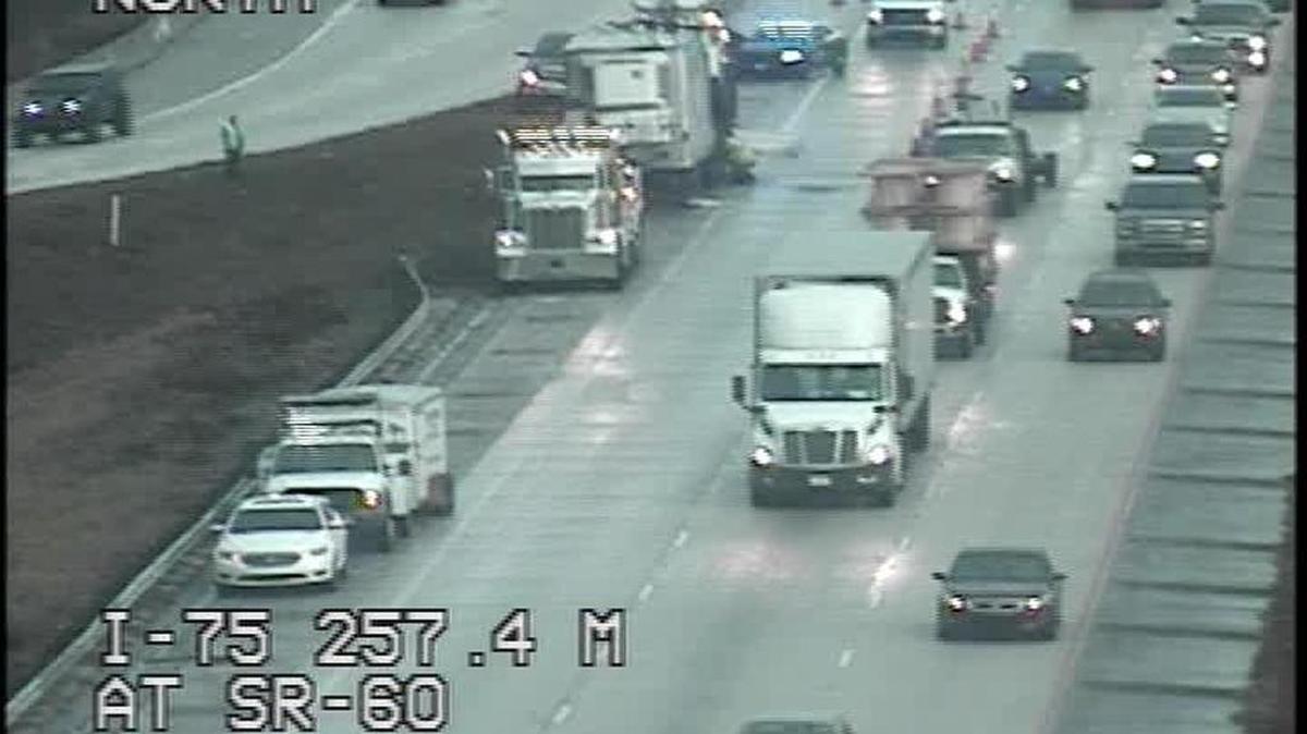 A semi truck carrying frozen chicken caught fire after a mechanical failure on Interstate 75 southbound early Tuesday morning, according to Florida Highway Patrol.
