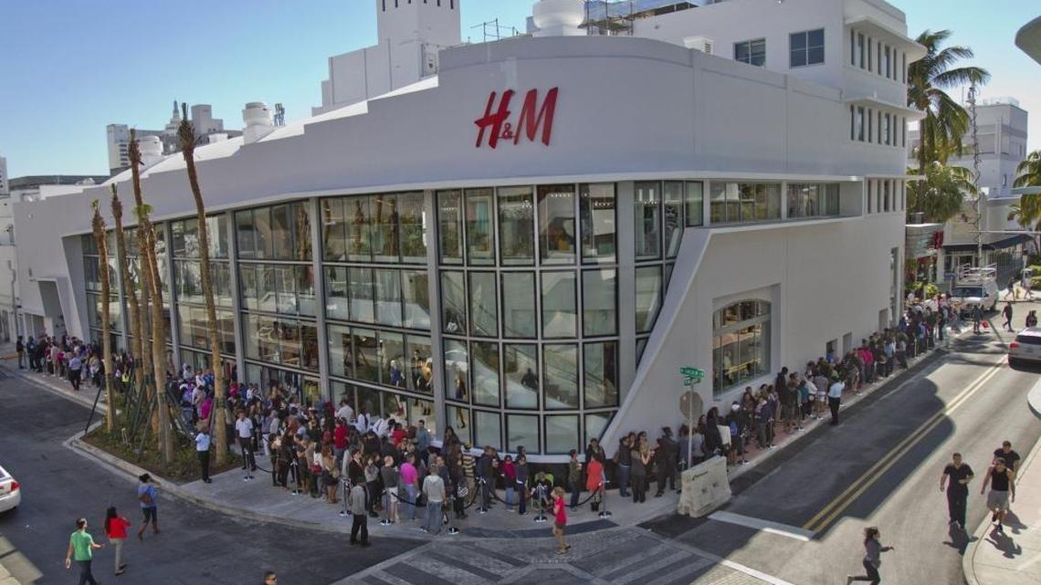 ‘Have you lost your damned minds?’ Twitter freaks out over H&M hoodie
