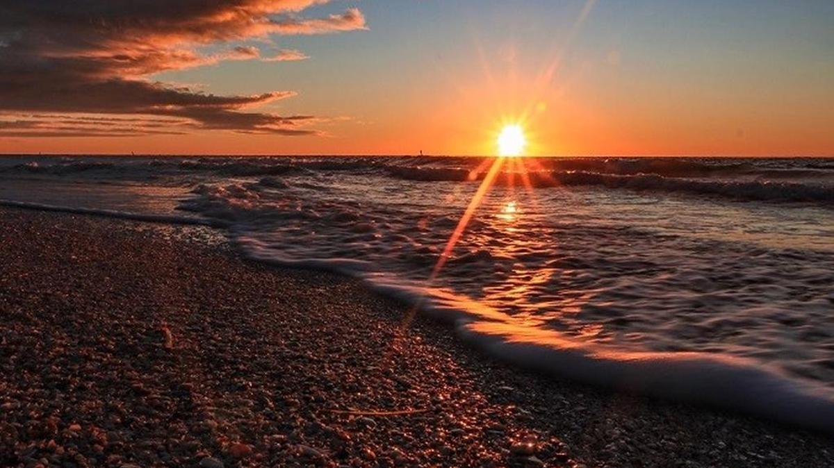Friday’s beautiful sunset at Indian Rocks Beach.