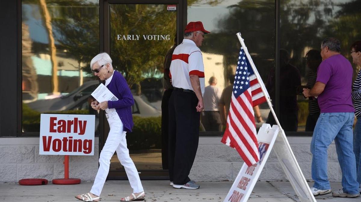 Early voters cast their ballots recently at the Supervisor of Elections office on 301 Blvd. in Bradenton.