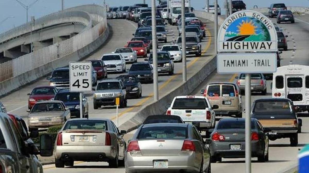 Traffic slowly crosses the Green Bridge into Bradenton on March 21, 2016.