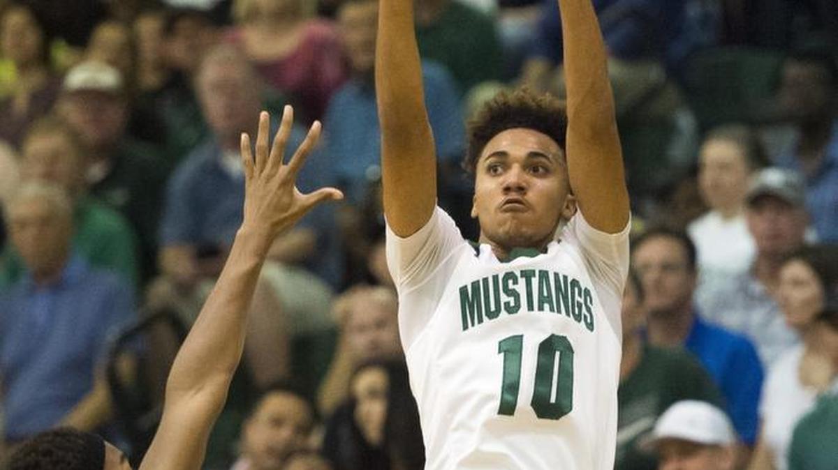 Lakewood Ranch High’s Damien Gordon will continue his basketball career at Eckerd College in St. Petersburg.