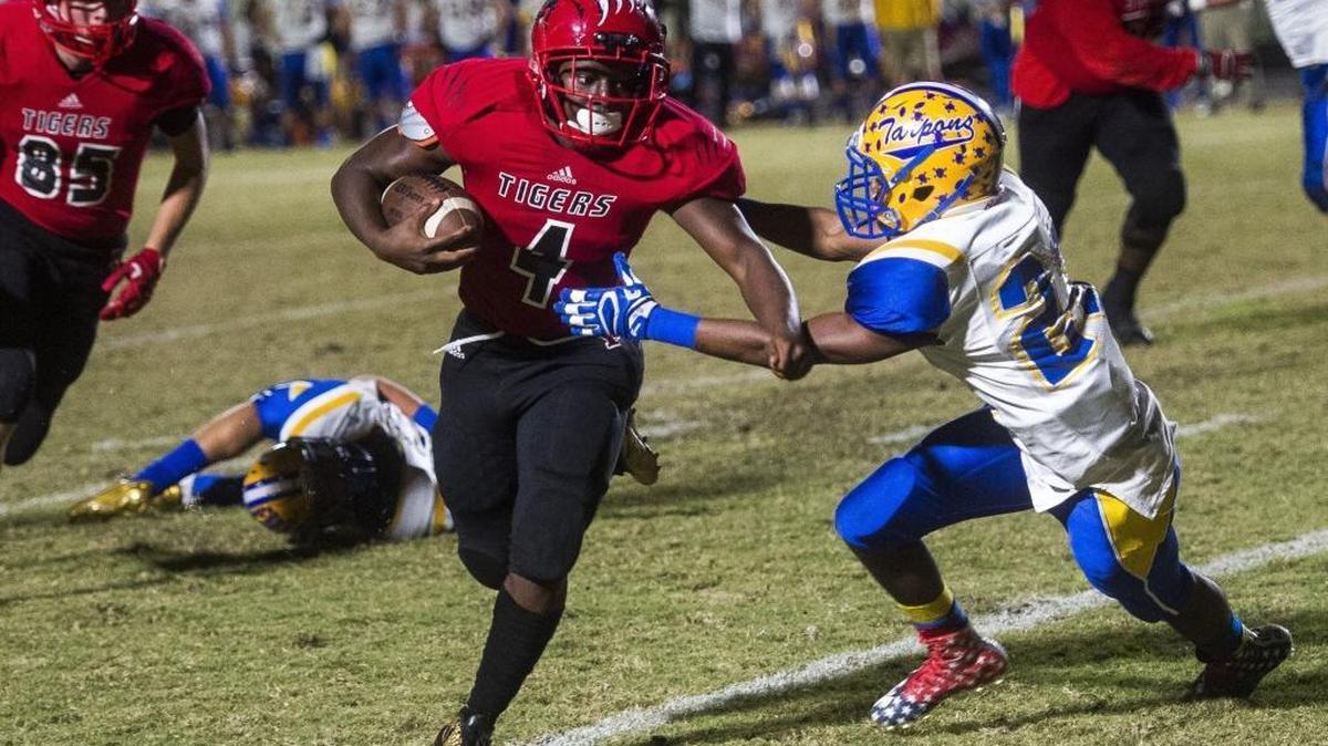 Elijah Davis and Palmetto rallied to beat Pinellas Park on Friday night in the opening round of the Class 7A playoffs.