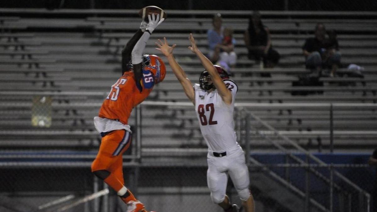 Defensive back Damien Washington (15) and the Southeast Seminoles take an unbeaten record into Friday night’s showdown against Class 5A-District 11 rival Wauchula Hardee.