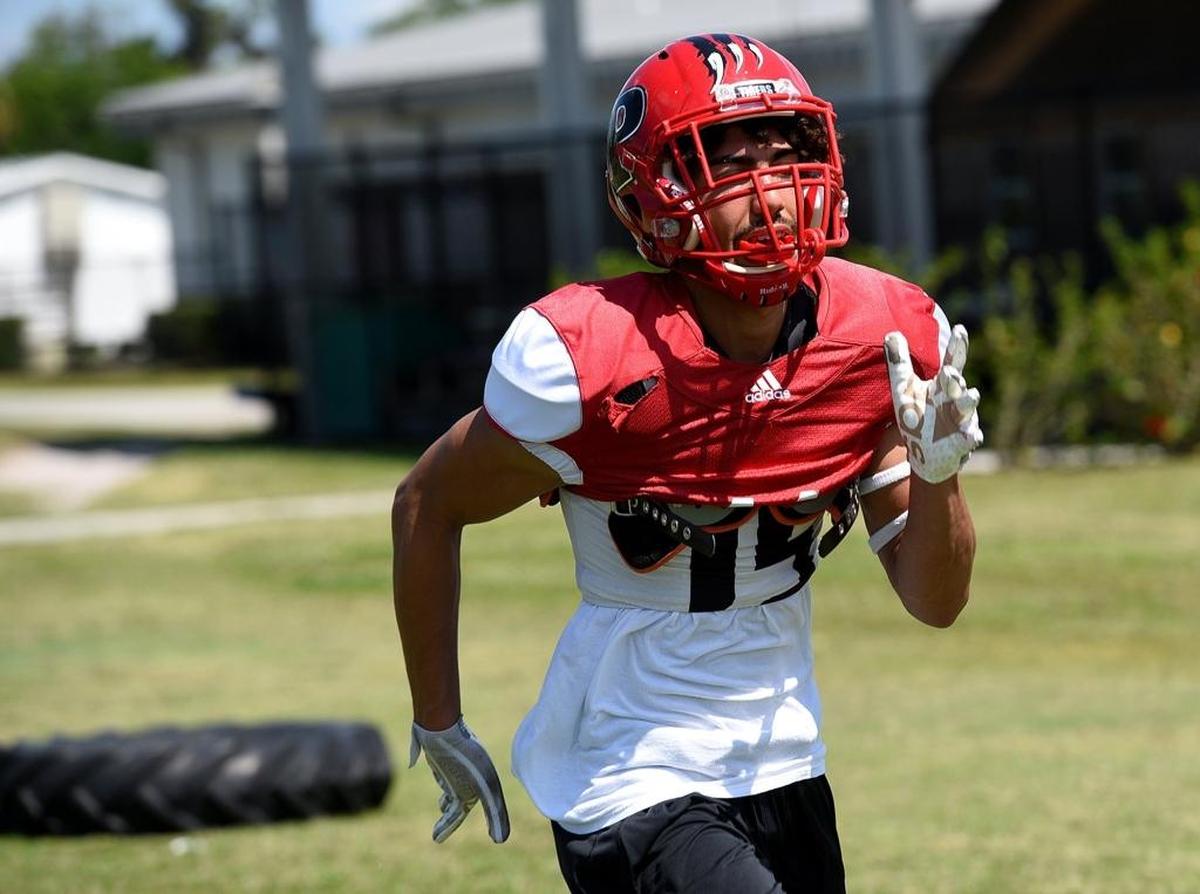 Palmetto High wide receiver Kobe Mays, whose father played in the NFL, had 19 catches for 252 yards and three touchdowns last season.