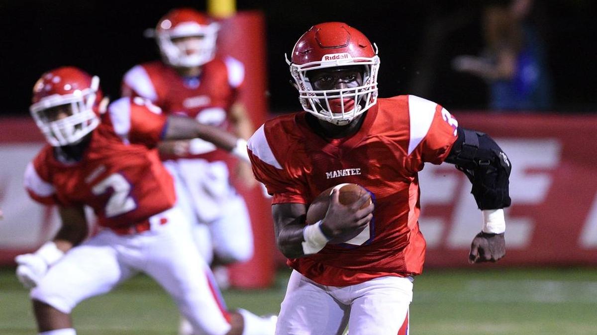 Manatee High quarterback Keyon Fordham, shown during the 2016 season, accounted for five touchdowns – four rushing – during Friday night’s rout of Lutz Steinbrenner.