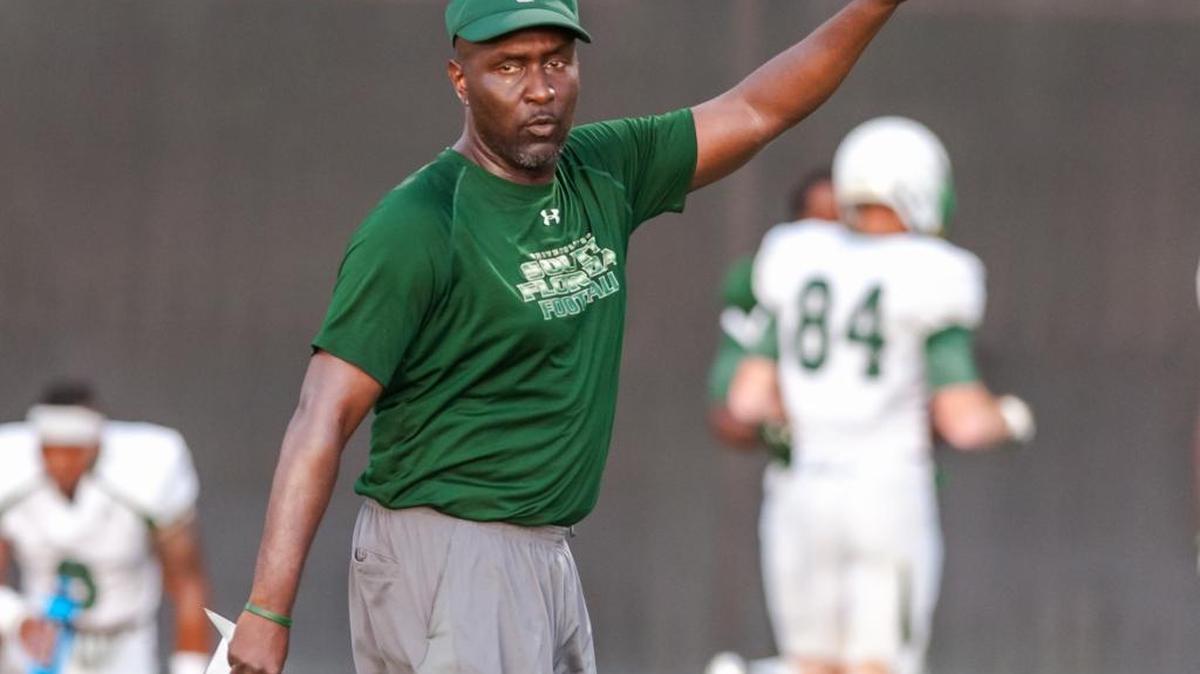 Ray Woodie gives directions during a USF football practice on Aug. 20, 2015. Woodie has been named linebackers coach for Florida State.