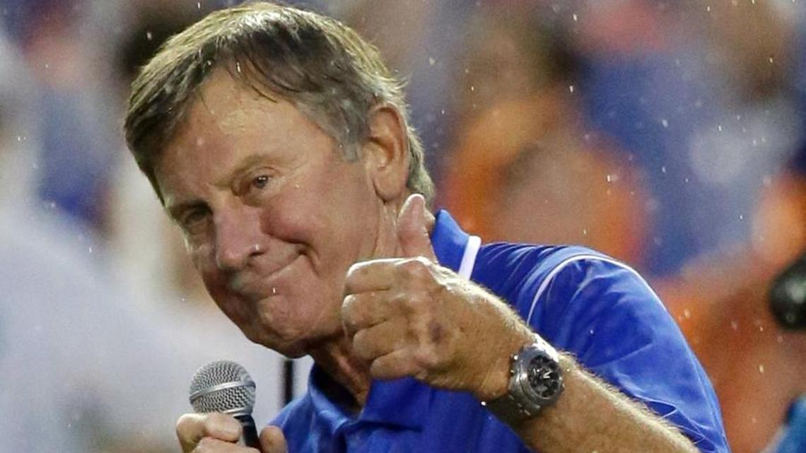 Gators honor Spurrier at halftime of season-opening win against UMass