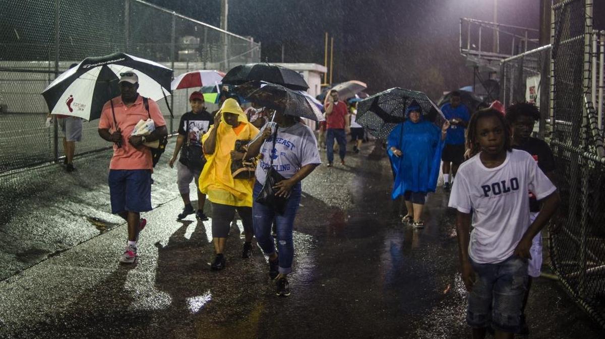 Saint Stephen’s football game was canceled on Wednesday, joining a list of games postponed or switched to Thursday with Hurricane Irma’s impending threat to Florida. HERALD FILE PHOTO.