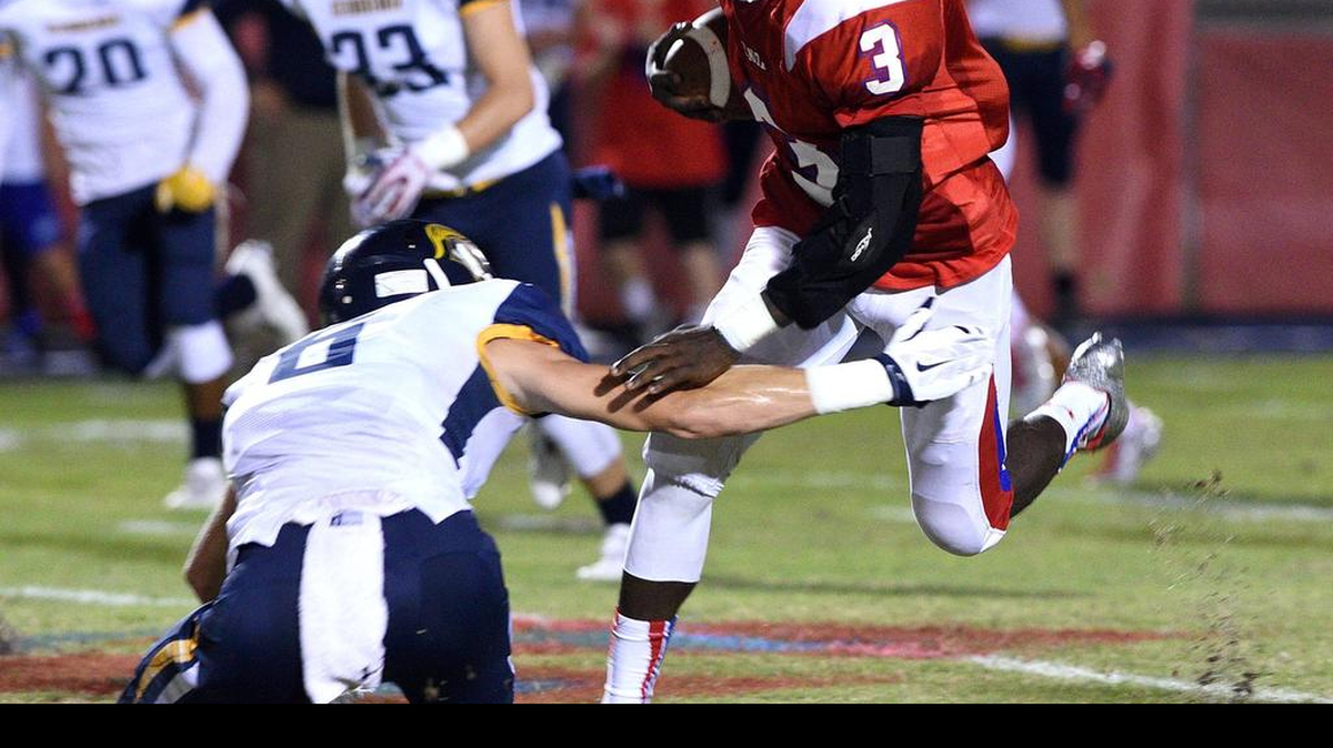 Manatee High School’s Keyon Fordham, shown during the homecoming game in 2016, picked up where he left off on Friday, producing a big spring game performance against Lake Gibson in Lakeland.