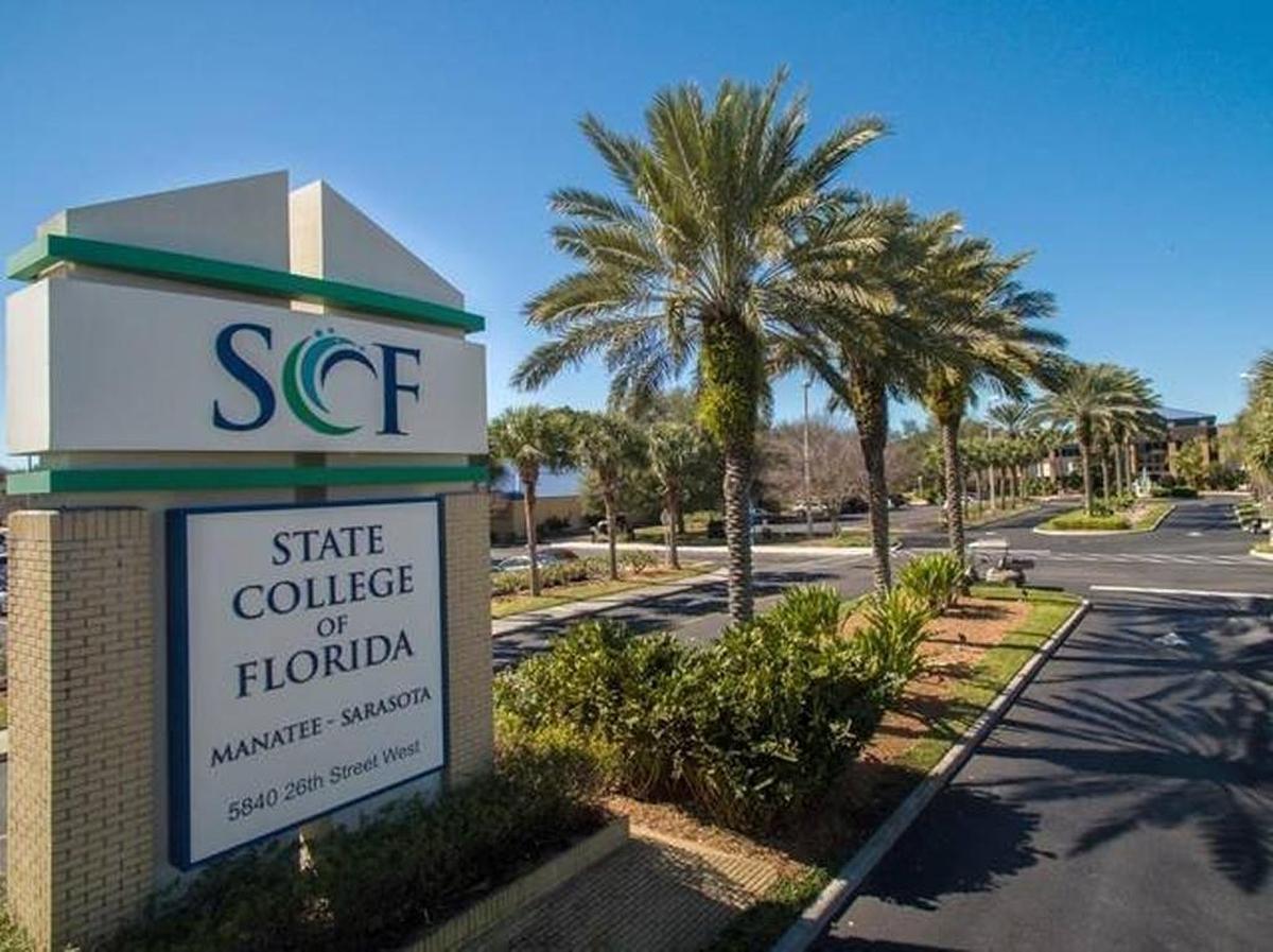 The main entrance to the State College of Florida Sarasota-Manatee campus.