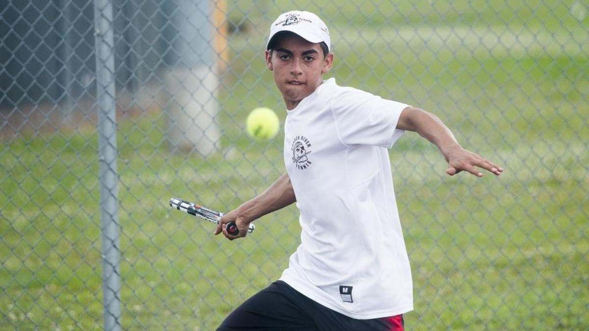 David Ojeda and Braden River bowed out in the opening round of the Class 3A tournament Monday.