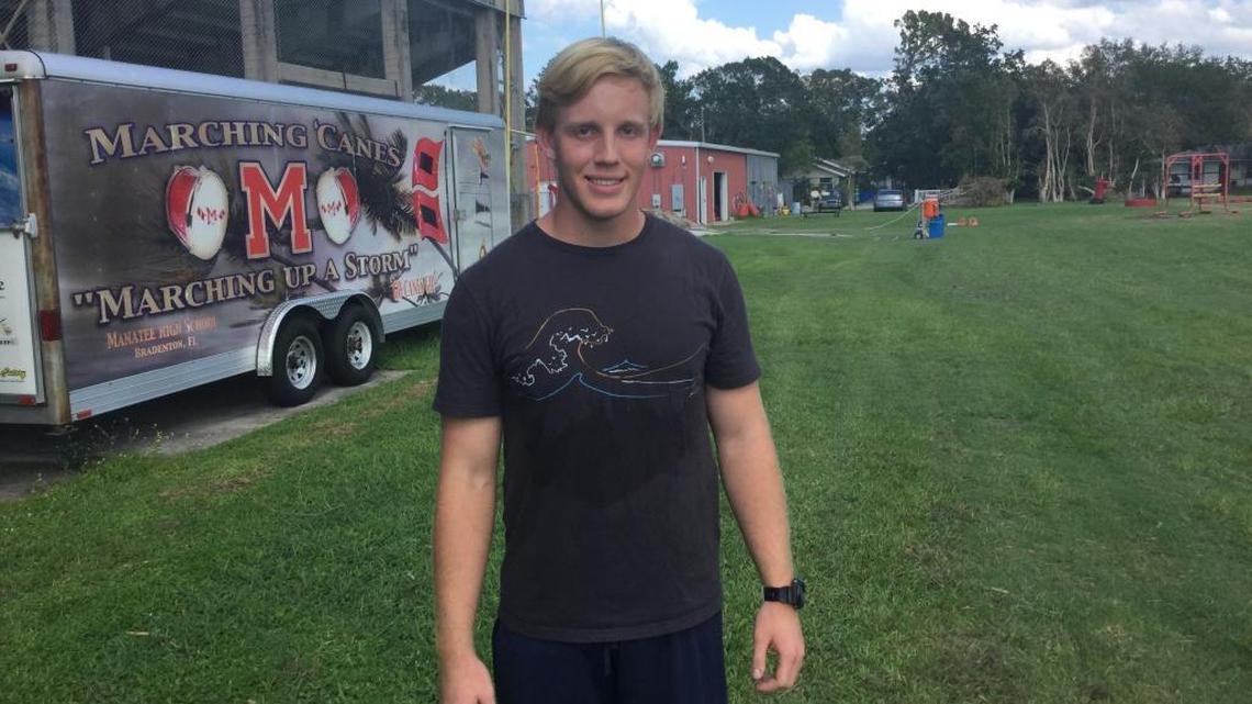 Despite torn ACL, Manatee High’s Jackson Beyer steps up to help Hurricane Irma victims