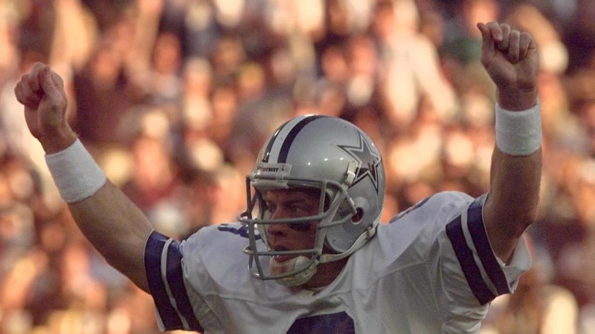 Dallas quarterback Troy Aikman celebrates a first quarter touchdown during Super Bowl XXX against the Pittsburgh.
