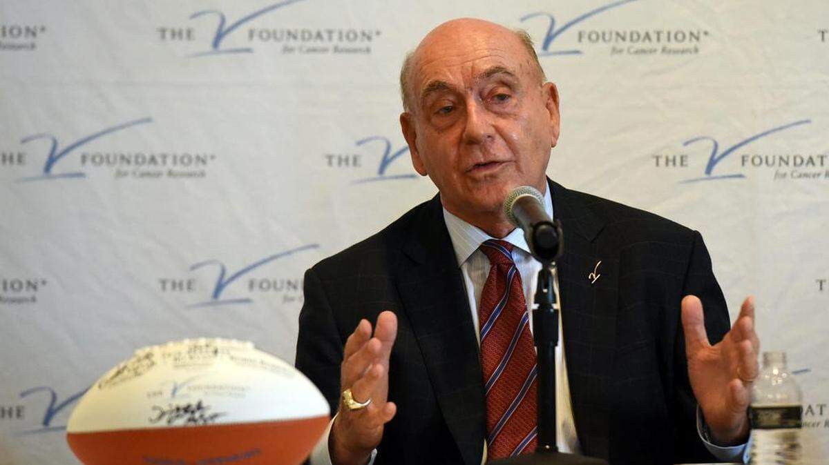 At the 11th annual Dick Vitale Gala at the Sarasota Ritz-Carlton, Vitale addresses the media at a press conference. TIFFANY TOMPKINS/Bradenton Herald
