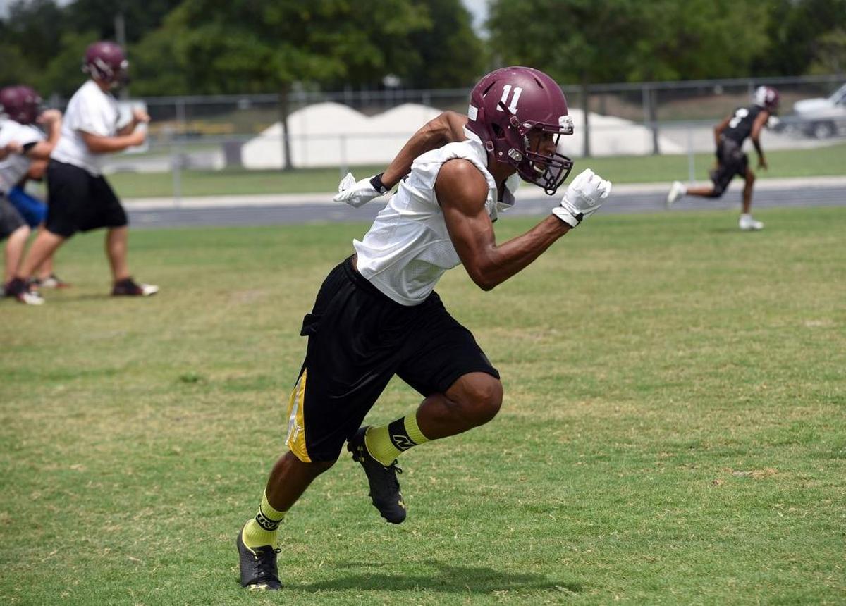 Craivon Koonce runs down field during football practice at Braden River High in this 2016 Bradenton Herald file photo.
