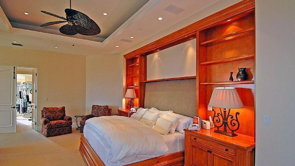 Chris Bosh house bedroom.