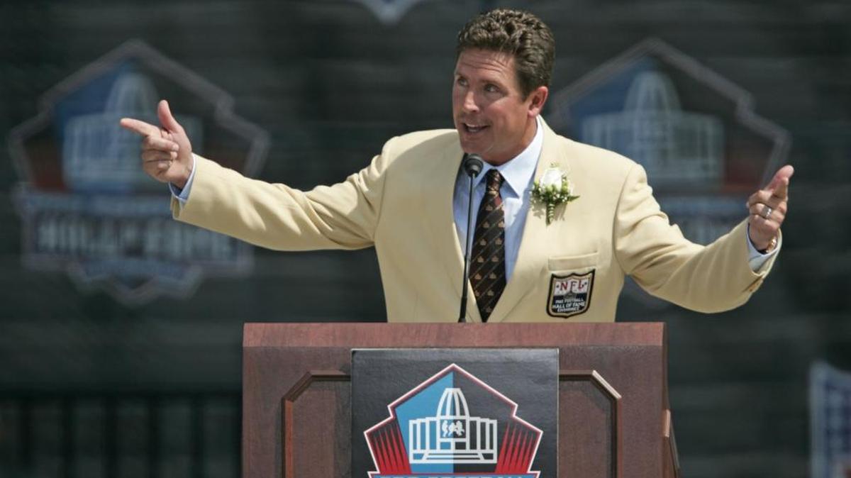 Dan Marino speaks at his Hall of Fame induction in Canton, Ohio, in 2005.