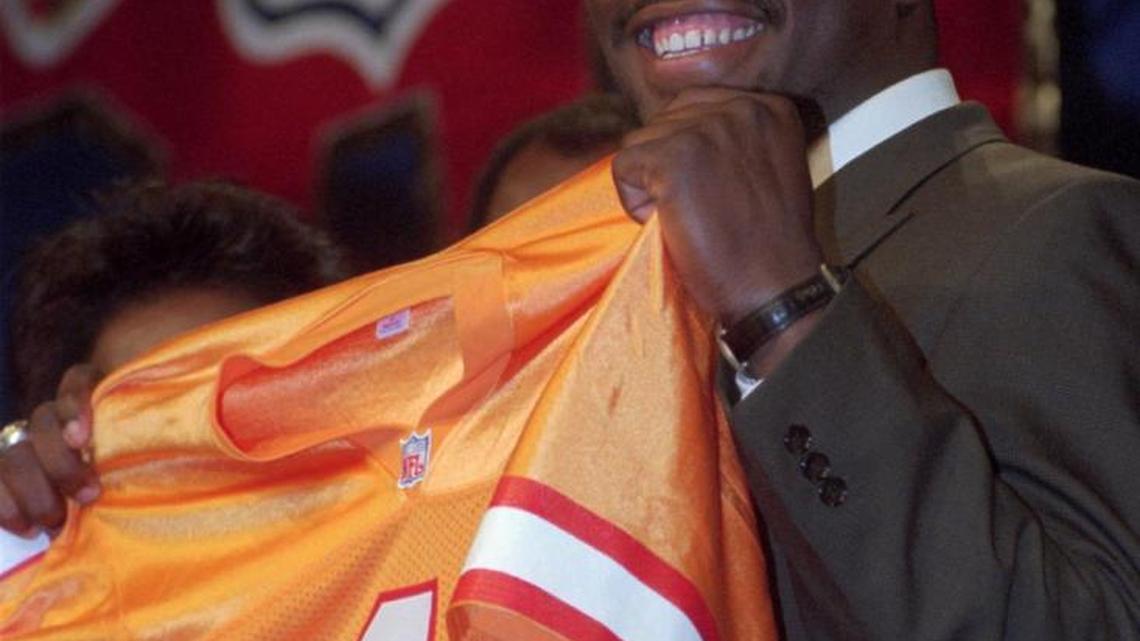 PETA wishes Warren Sapp well after shark attack, sends fake lobster