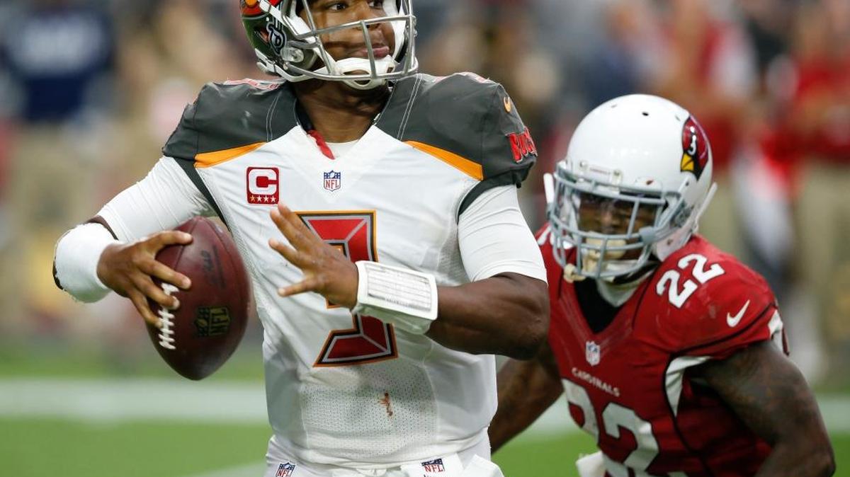 Tampa Bay Buccaneers quarterback Jameis Winston (3) is pressured by Arizona Cardinals strong safety Tony Jefferson (22) during the second half of Sunday’s game.