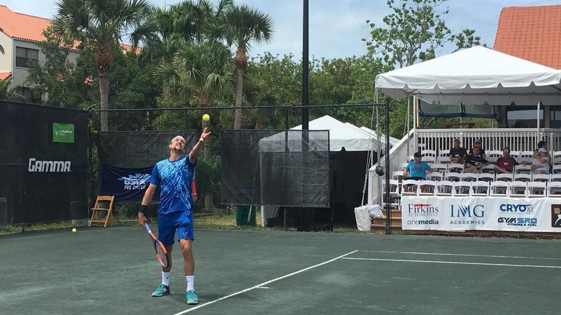 The latest: Sarasota Open semifinals resume after brief rain delay