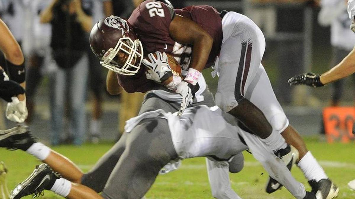 Braden River's DeShaun Fenwick fights for yards during a Nov. 13 region quarterfinal game against Gulf Coast. Fenwick rushed for 93 yards in Thursday's spring game against St. Petersburg Lakewood.