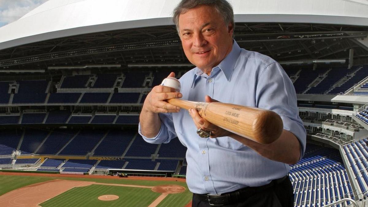 Miami Marlins owner Jeffrey Loria reportedly has a handshake agreement to to sell the team to a unnamed real estate developer.