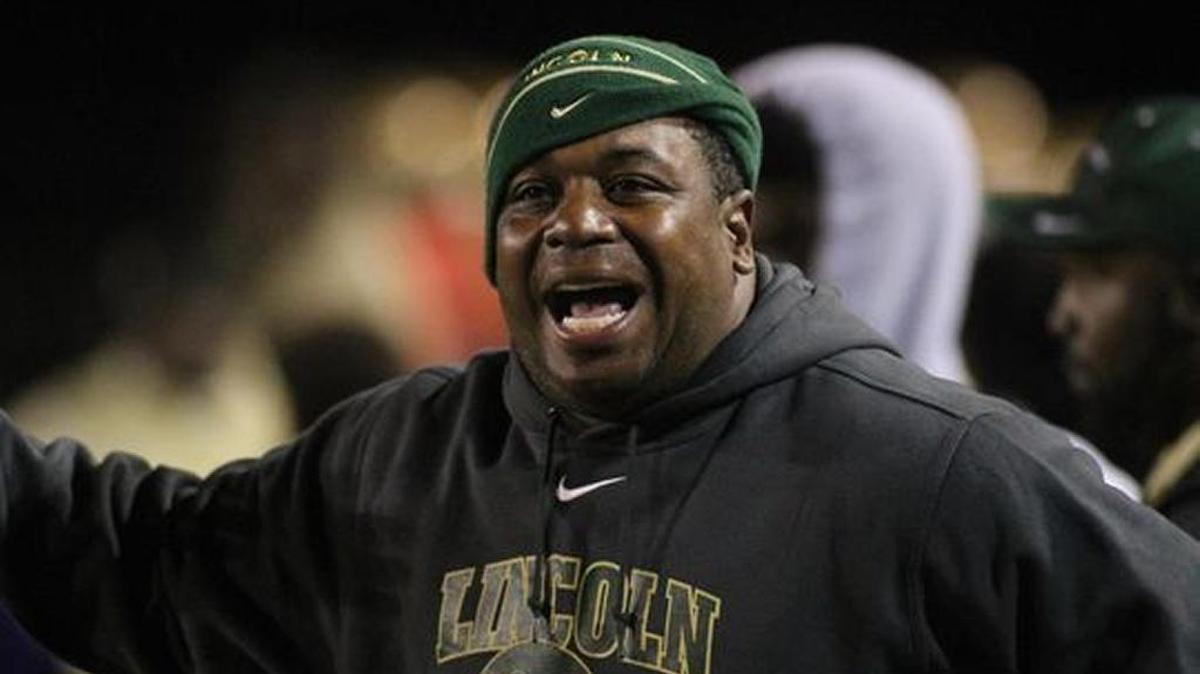 Yusuf Shakir, who coached at Tallahassee Lincoln High for eight seasons and led the Trojans to state title in 2010, was named the head coach at Manatee on Thursday.