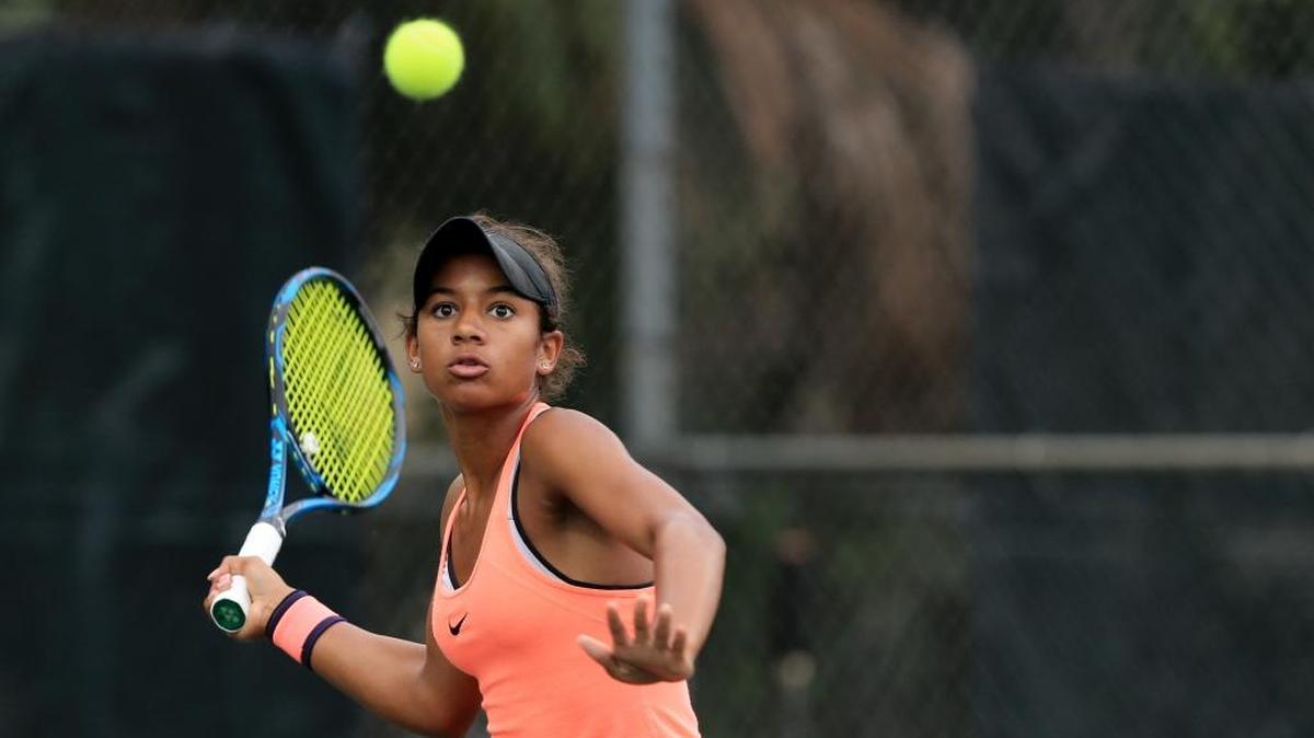 Whitney Osuigwe of Bradenton sizes up a shot during the 2016 Orange Bowl tournament in Plantation. The teen advanced to the girls junior doubles semifinal on Friday.