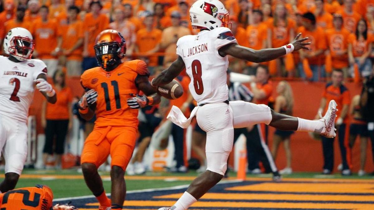 Louisville’s Lamar Jackson is a dual-threat quarterback who could cause problems for Florida State’s defense.