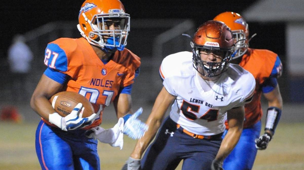 Southeast running back Latrell Peavy runs 41 yards to score his second touchdown of Friday’s game against Lemon Bay.